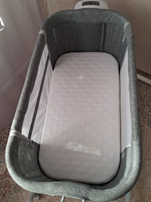 Продам манеж новая