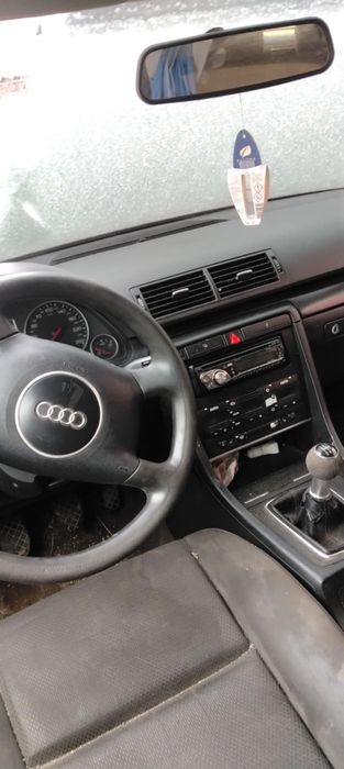 Vând Audi A4,motor 1,9 ,mașină este din anul 2008.