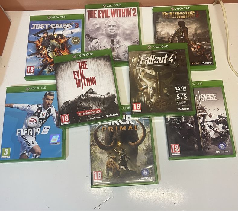 XBOX one s + 8 jocuri pachet +controller negru