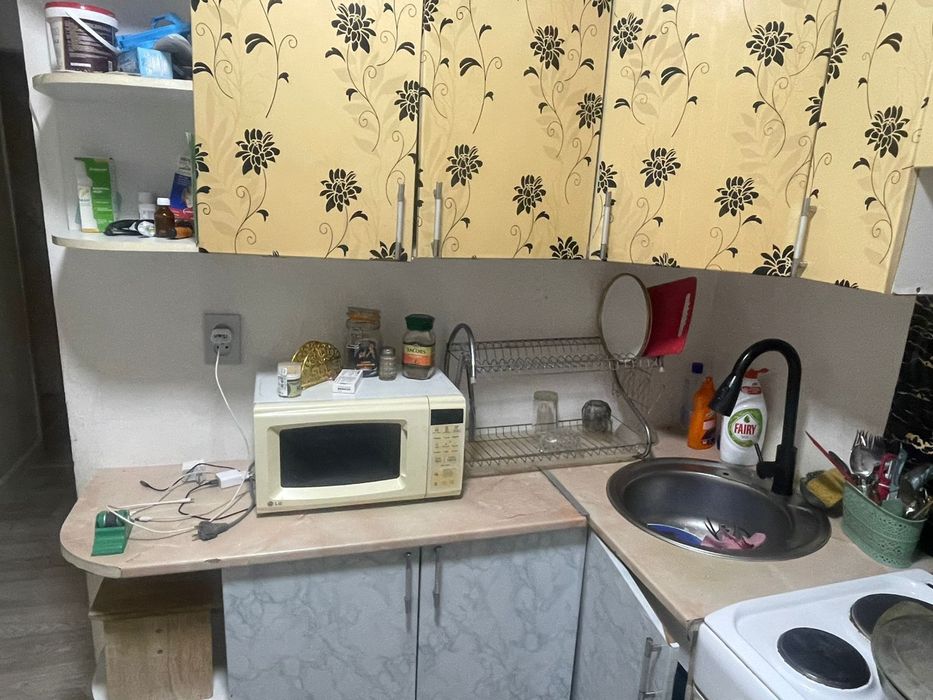 Кухонный гарнитур продам срочно