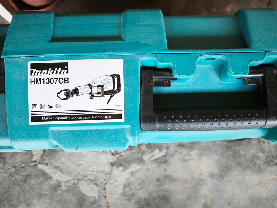 Къртач Makita HM1307CB почти нов