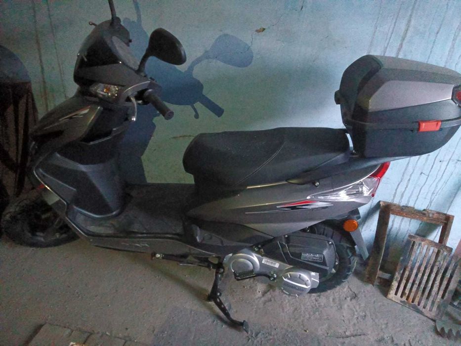 Продам мотоцикл скутер