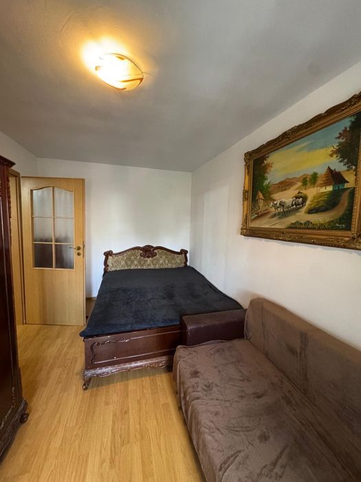 Inchiriere apartament 4 camere ,decomandat ,centrala gaz Confecții