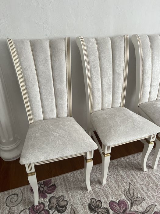 Стулья гостинные