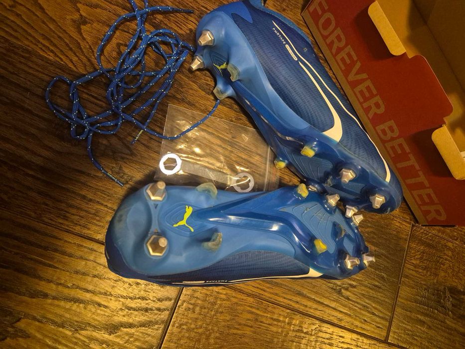 Футболни обувки/Бутонки