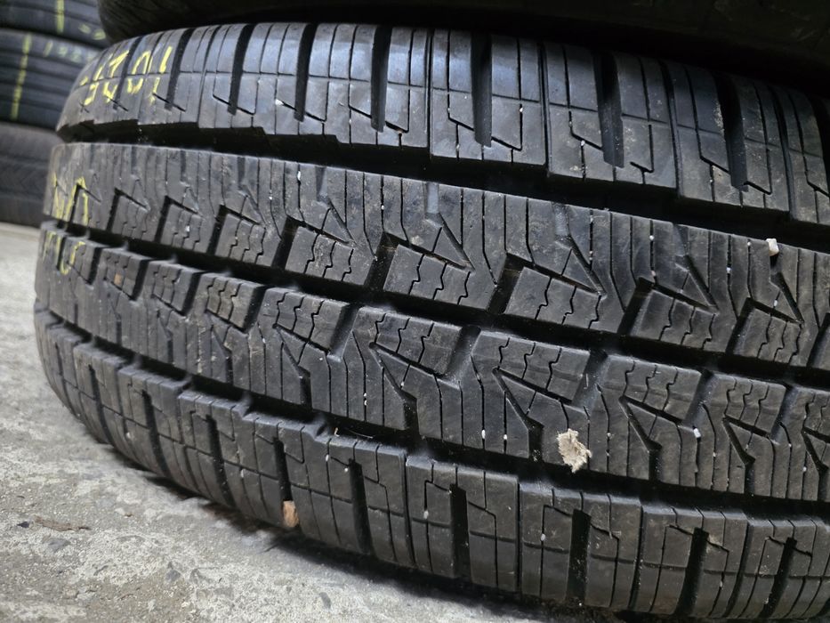 2бр Всесезонни гуми за Бус 215 65 16С - Continental