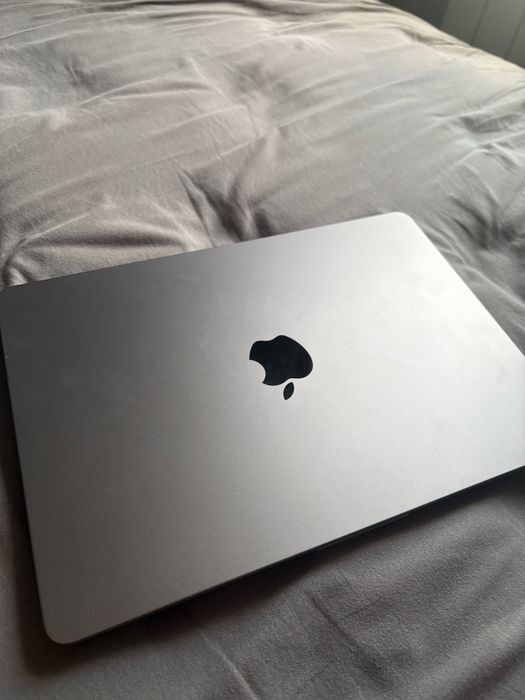 macbook 13 M2/256 гб