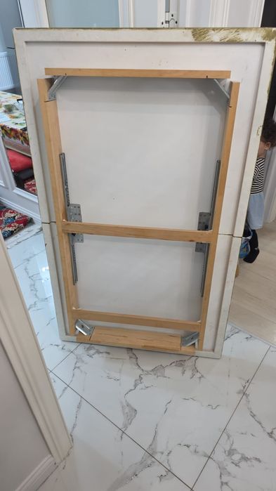 Кухонный стол и стулья