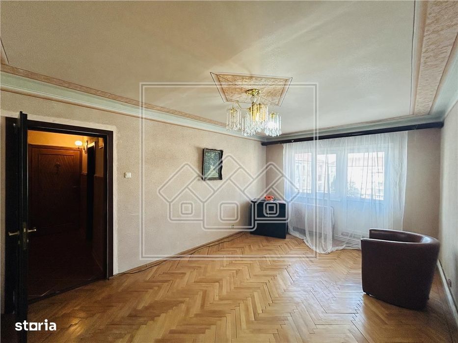 Ap decomandat, 3 camere, 2 balcoane - Zona Turnisor