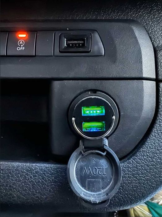 Трансмитер/Зареждач за кола