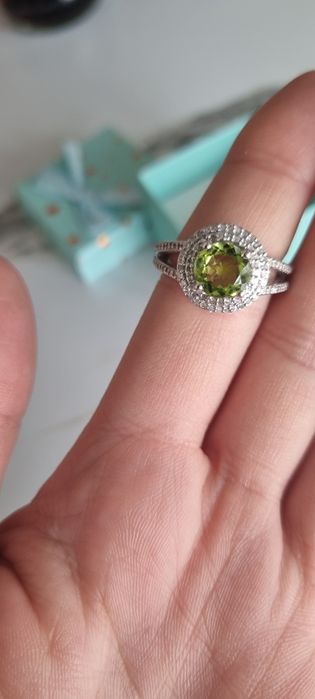 Пръстен с перидот и диаманти