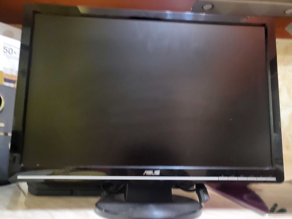 Продавам монитор