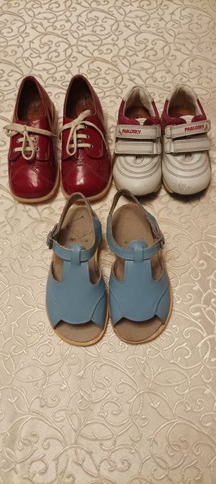 Обувь детская кожаная.
