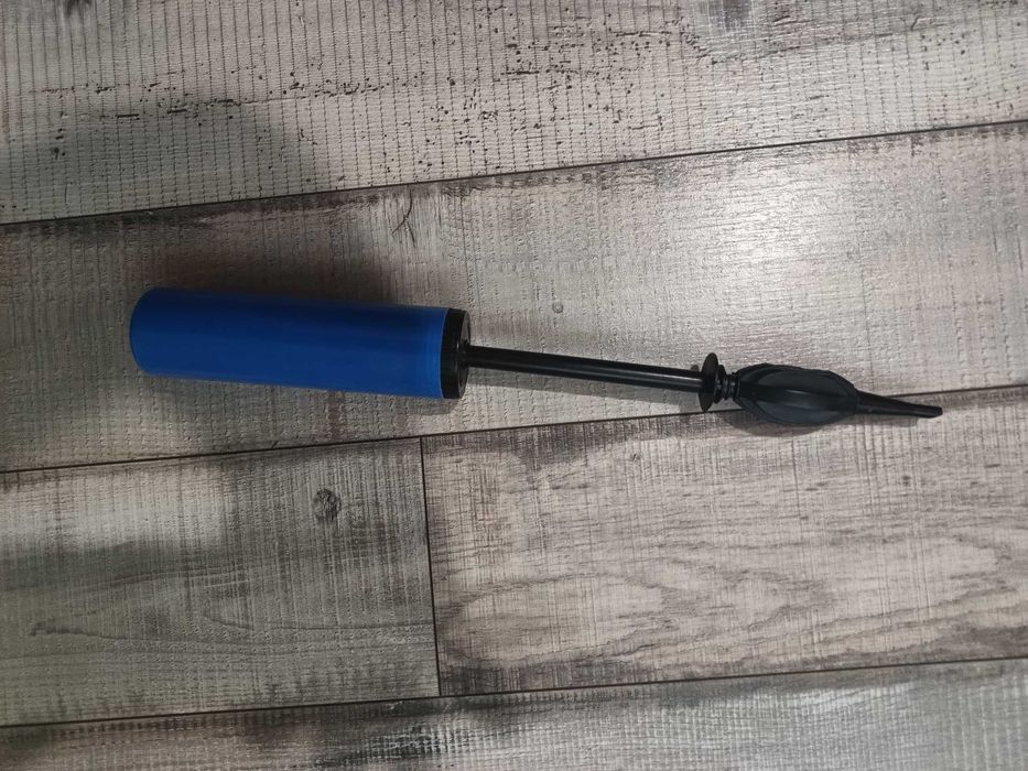 Продавам помпичка за надуване на балони