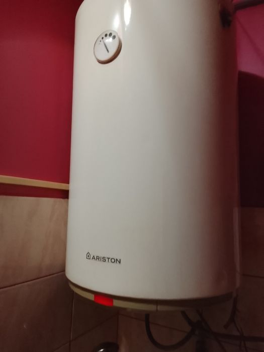 Продам,,бойлер Аристон