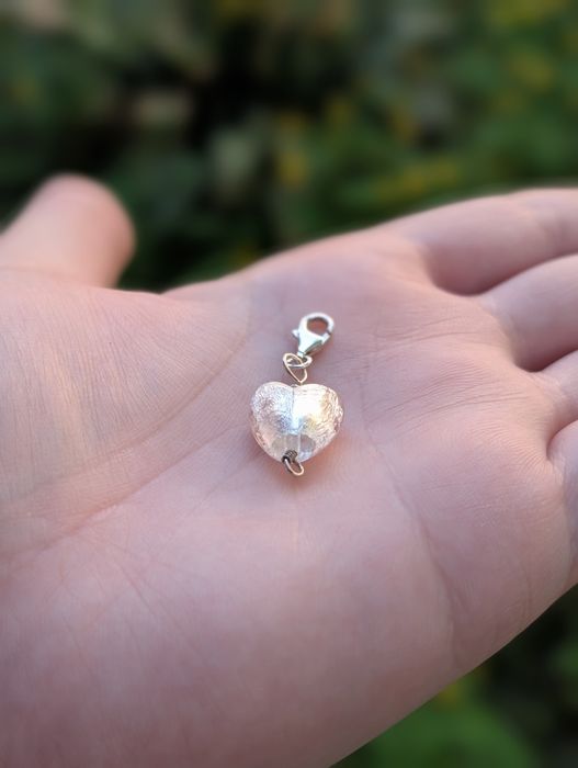 Vechi charm pandantiv argint 925, in forma de inima, din sticla de Murano, alb