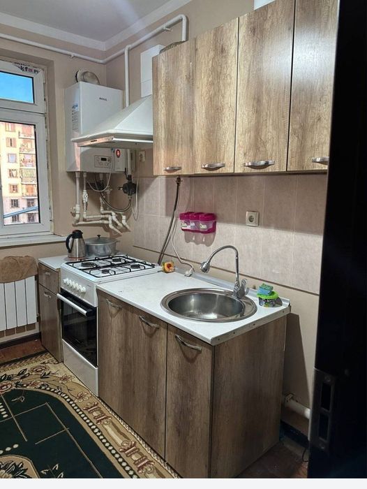 Maksim Gorkiy metro yaqinda arenda