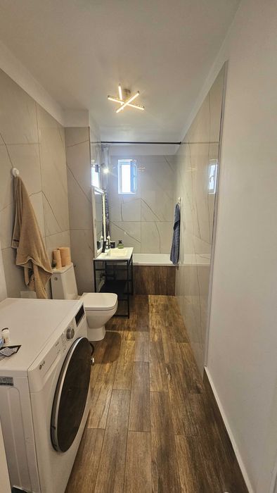 Apartament 4 camere vedere 2 parti renovat, direct de la proprietar