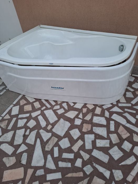 Cadă de baie nouă
