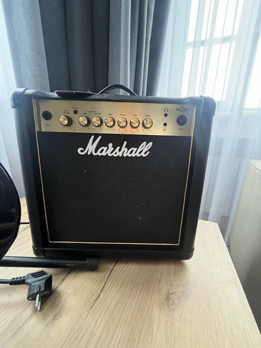 Продам гитару ibanez