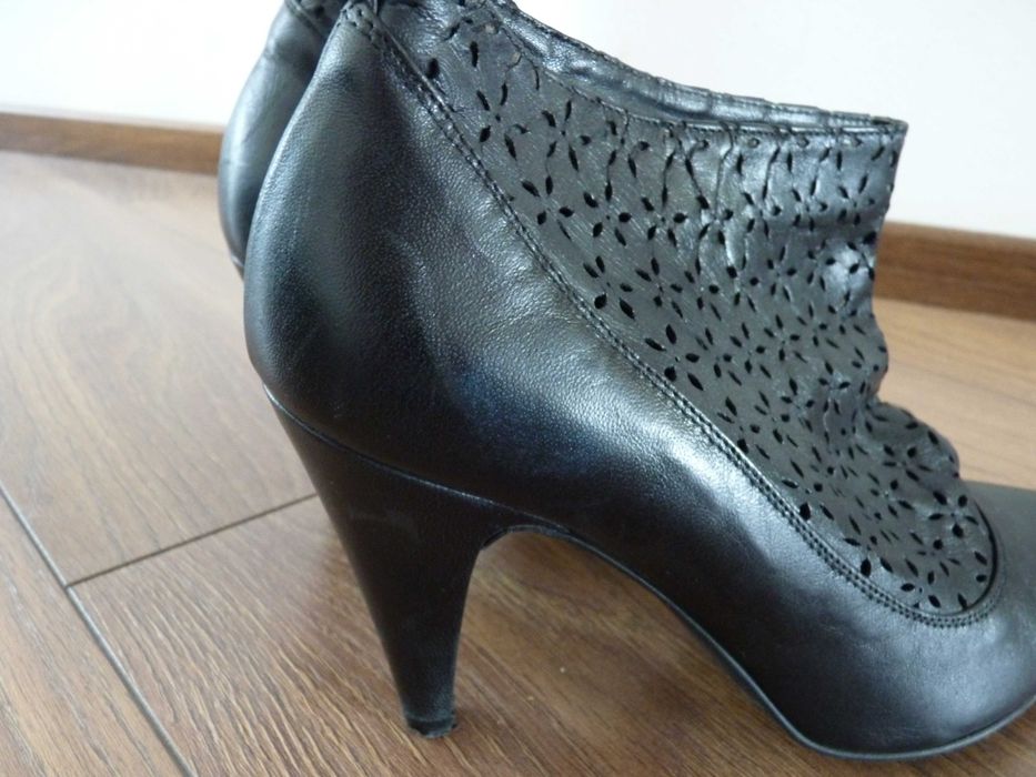 Дамски кожени черни обувки/летни боти