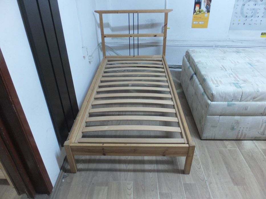 Superb pat lemn natur 90x190 pentru o persoana cu saltea premium