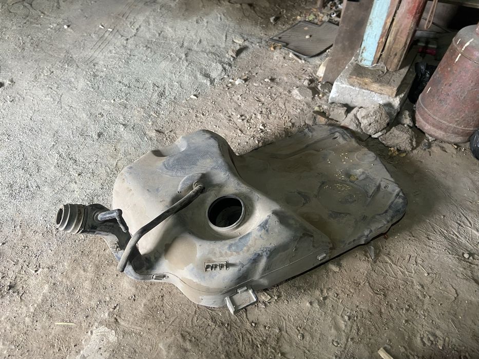 Бензобак бмв е34