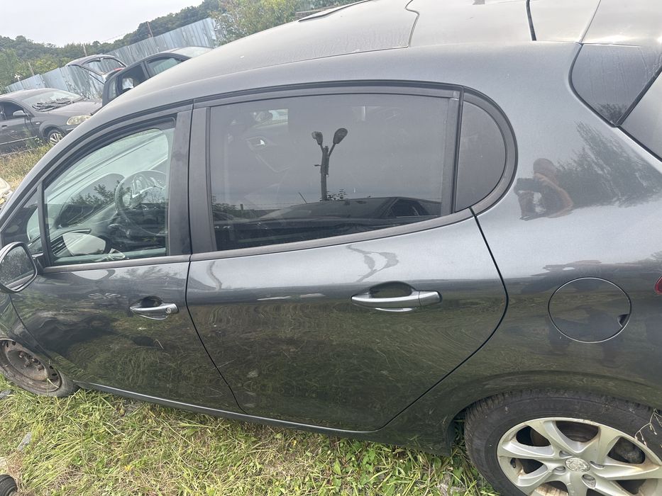 Piese Dezmembrari Peugeot 208,1.6 HDI 2017