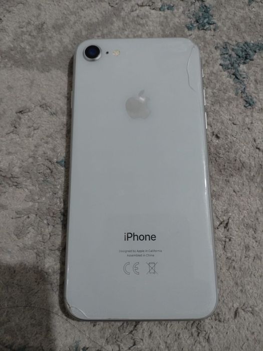 Продам Айфон 8 рабочий