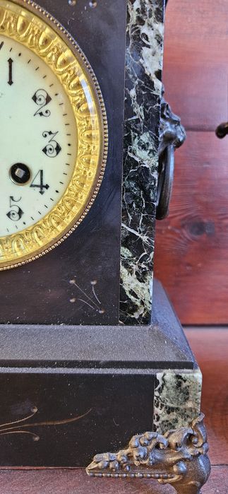 Каминен часовник със свещници