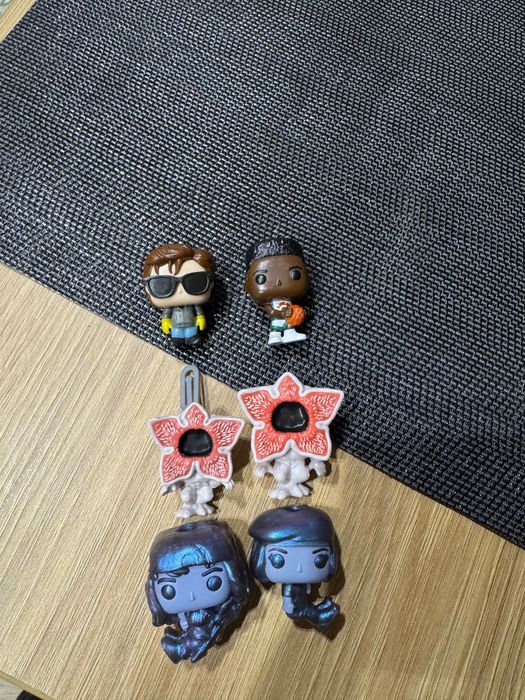 stranger things Kinder joy