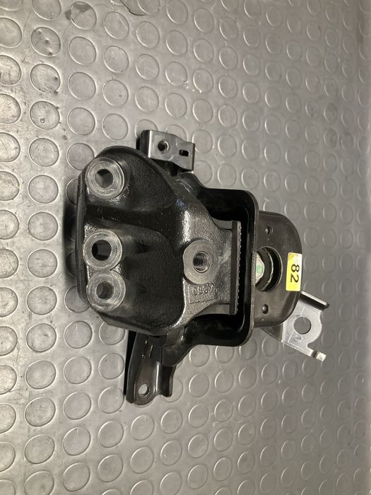 Тампон за двигател на Тойота ярис / Toyota Yaris 1.4D4D 90кс 09-11г