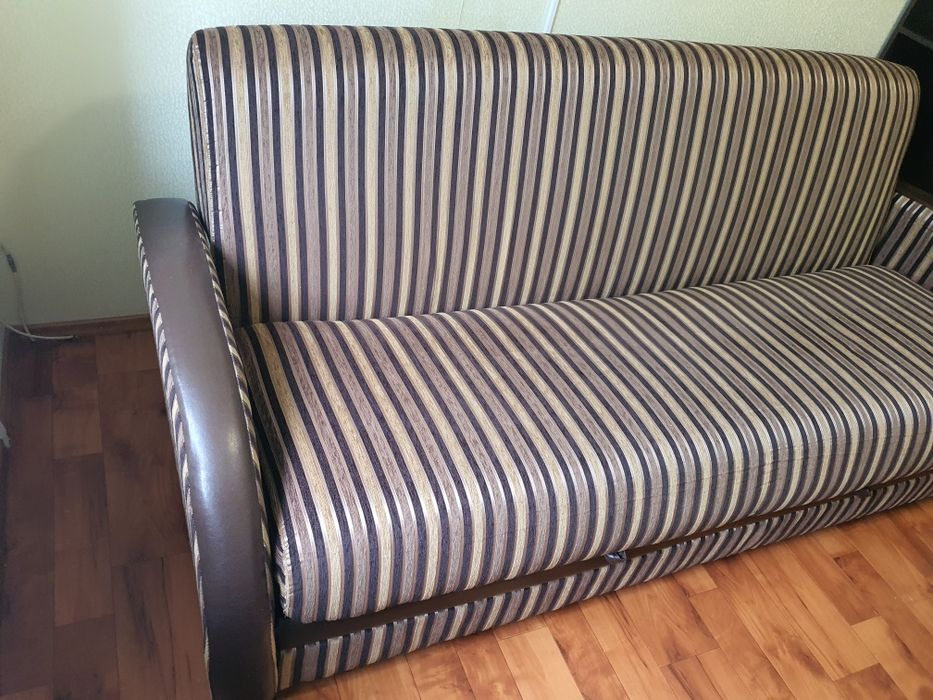 Продам диван в отличном состоянии