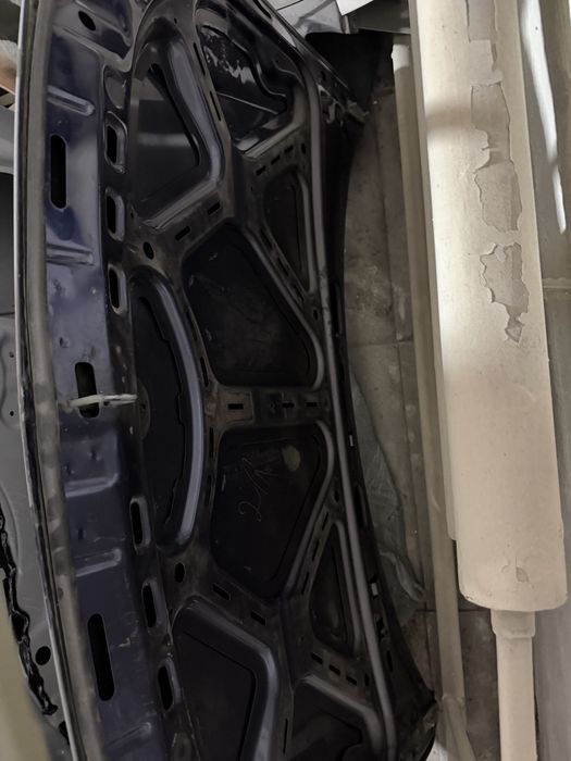 Продам капот от Лады гранта Lada granta