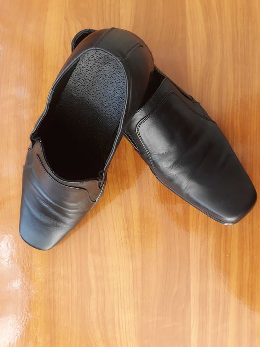 Vand pantofi din piele naturala