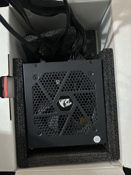 Redragon RGPS-750W 80+ Gold Full Modular – 750W | Ca nouă