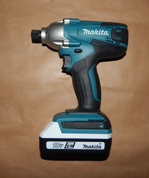 Makita TD127DWE Masina de insurubat cu impact, stare foarte buna
