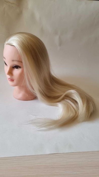 Продаётся манекен голова для причёсок. Метро БуюкИпакЙули (м.горький)