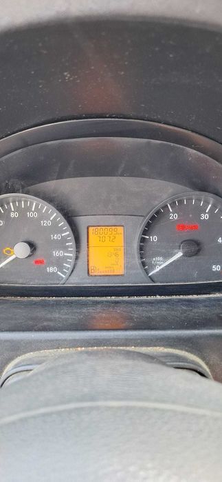 Vand camioneta 7 locuri Mercedes Sprinter.