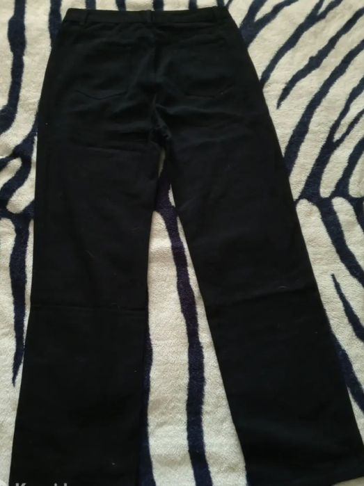 Джинсы женские. Продам срочно.