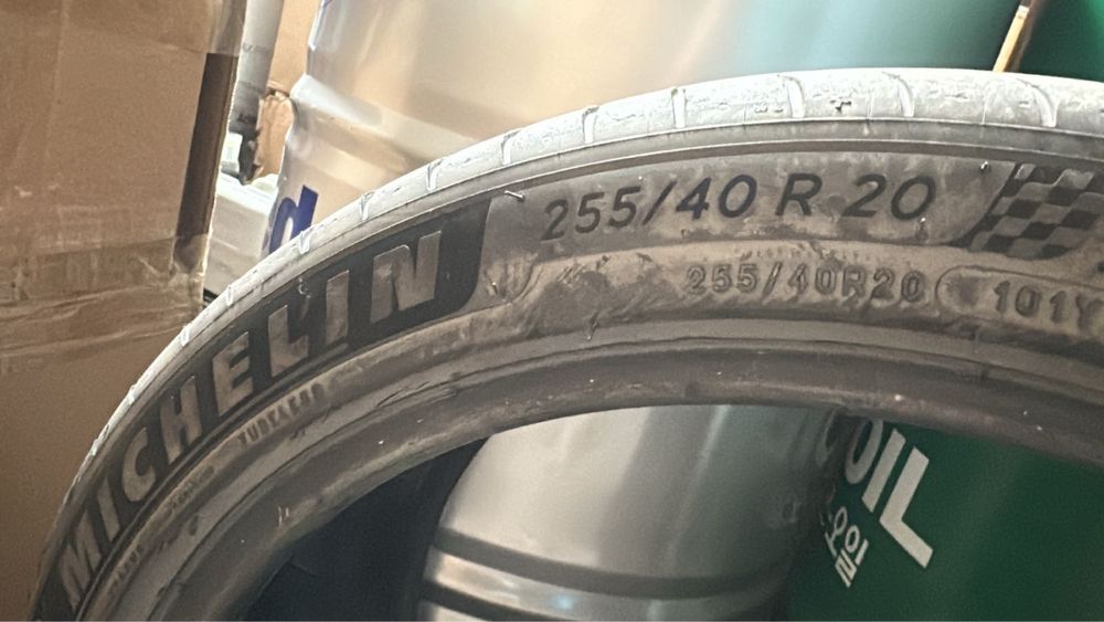 Шина 255/40R20 (1шт)