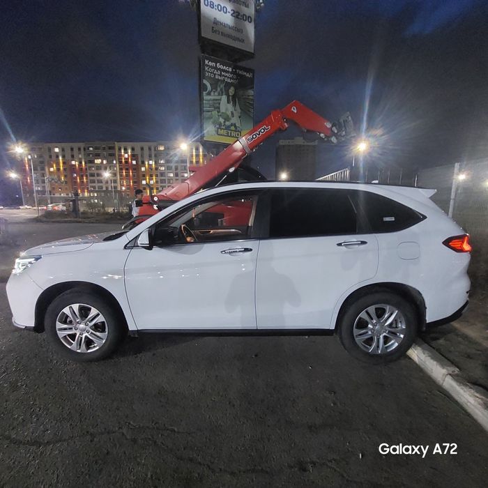 Автомобиль HAVAL M6