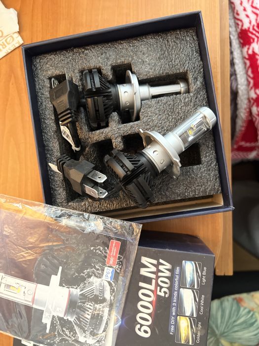 Becuri auto led h4