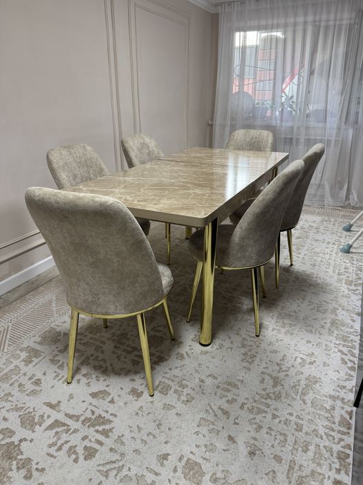 Срочно продам стол со стульями