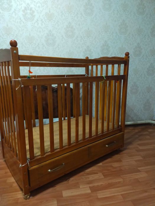 Продам детскую кроватку