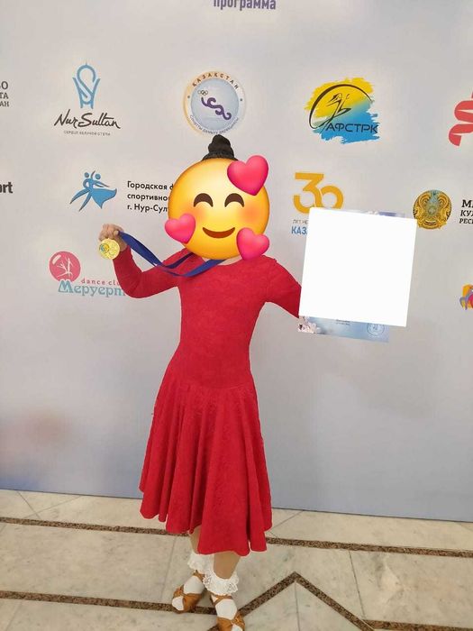 Продам рейтинговое платье 7-9 лет