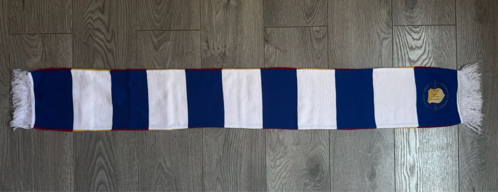 Лимитиран, двулицев шал на Левски