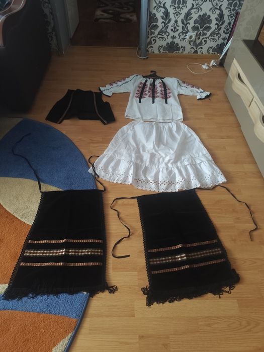 Costum traditional Femei / fete
