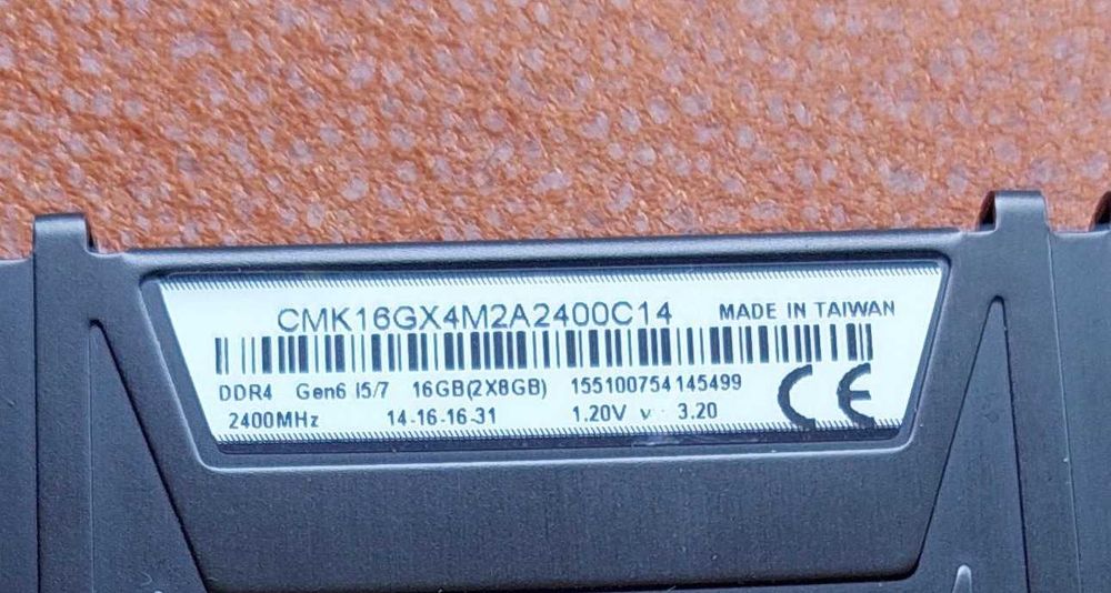 16 GB RAM (2x8) memorie DDR 4  2400Mhz