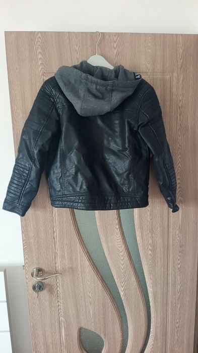 Ceacă de coli. Glugă detașabilă